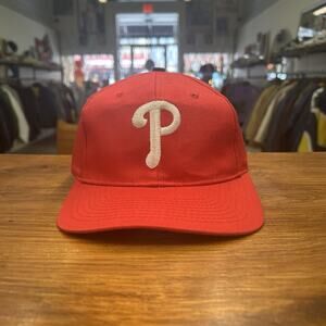 Vintage 90’s Deadstock Red MLB Philadelphia Phillies Snap Back Baseball Cap